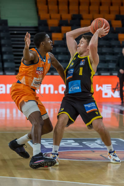 这场充满悬 这场充满悬